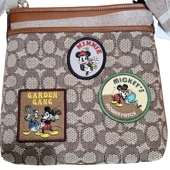 🆕️Disney X Coach LIMITED EDITION Kitt Messenger Crossbody - Picture 4 of 15